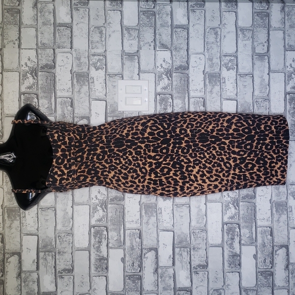 PrettyLittleThing Dresses & Skirts - PLT midi leopard dress sz 4